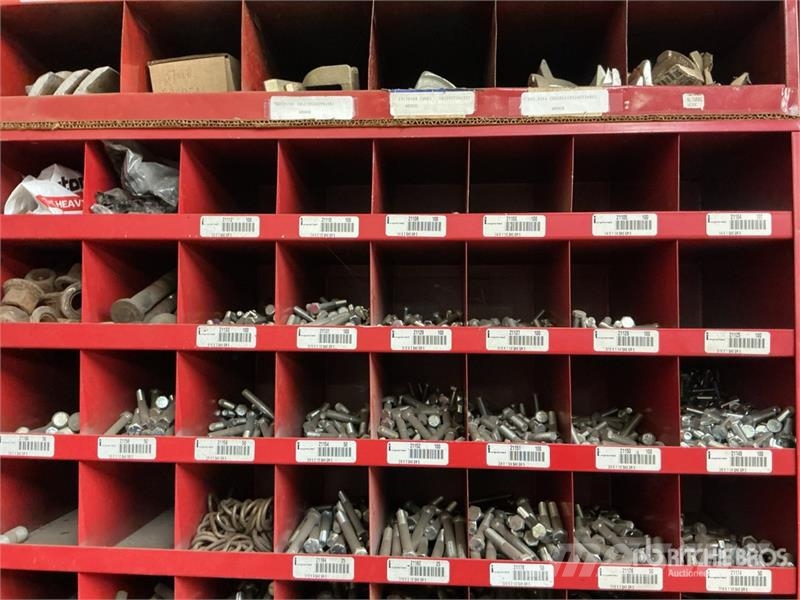  Bolt Bin w/s Wheels Wedge and Studs مكونات أخرى