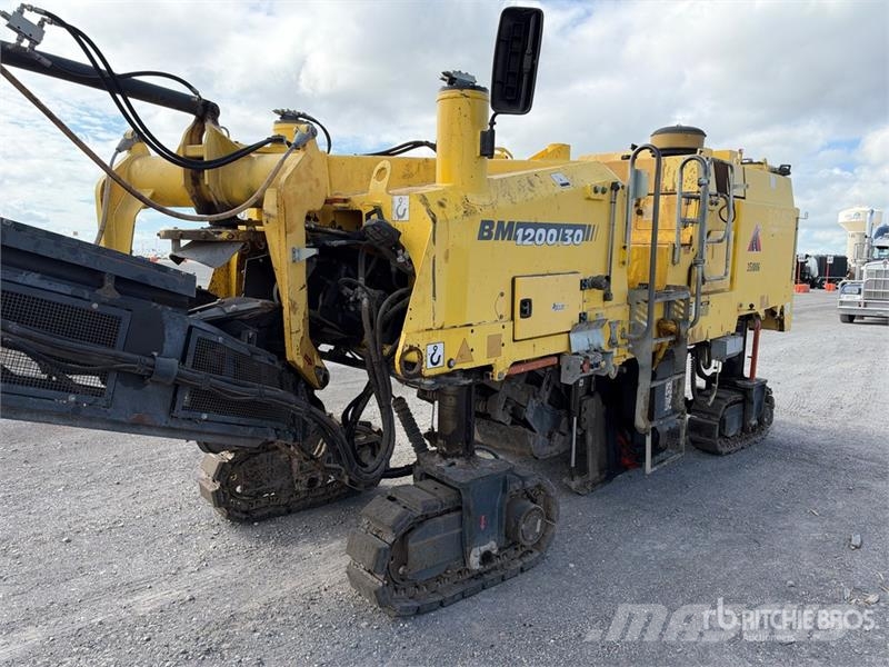 Bomag BM1200/30 Cold Planer アスファルトコールドミリングマシーン