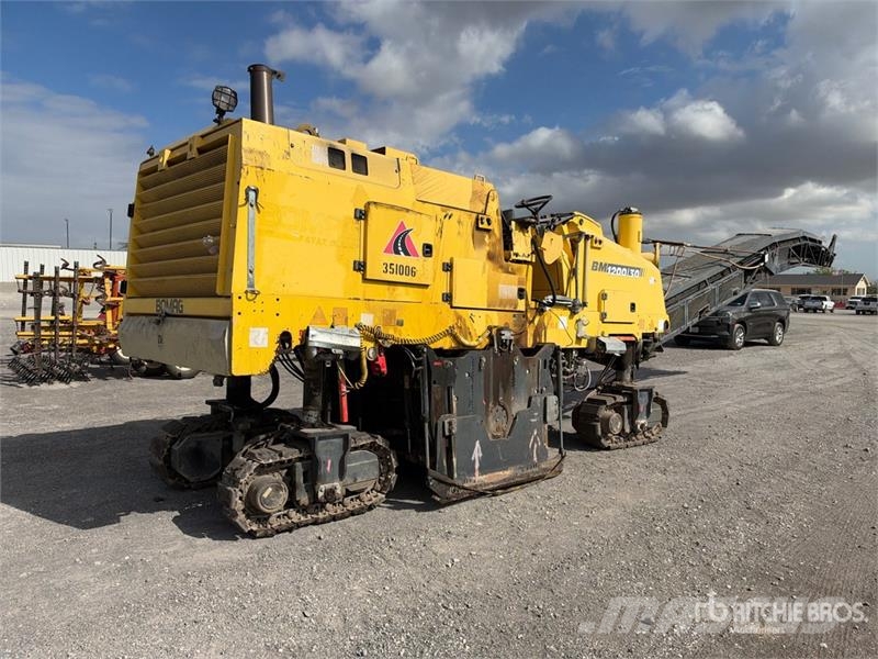 Bomag BM1200/30 Cold Planer アスファルトコールドミリングマシーン