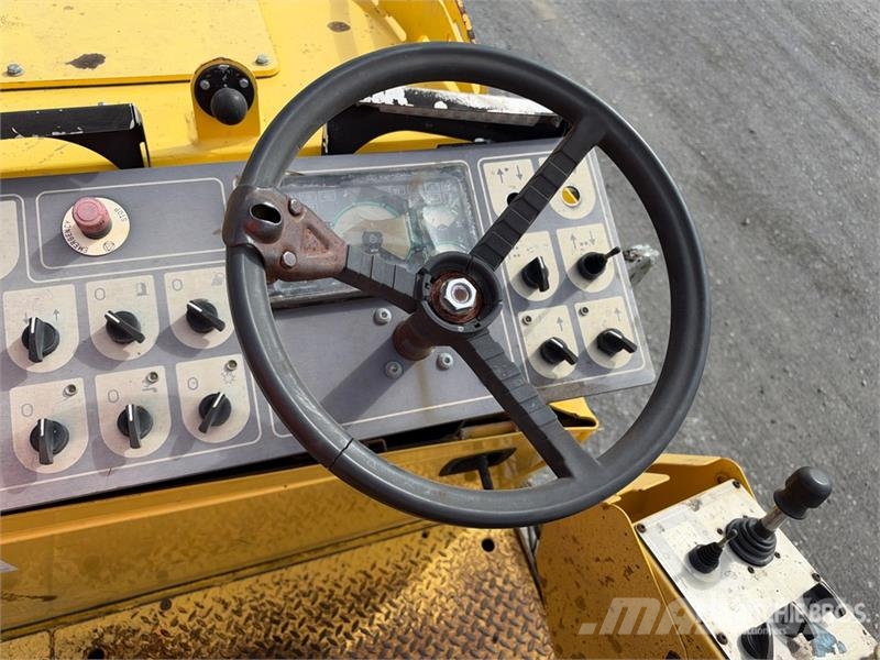 Bomag BM1200/30 Cold Planer アスファルトコールドミリングマシーン