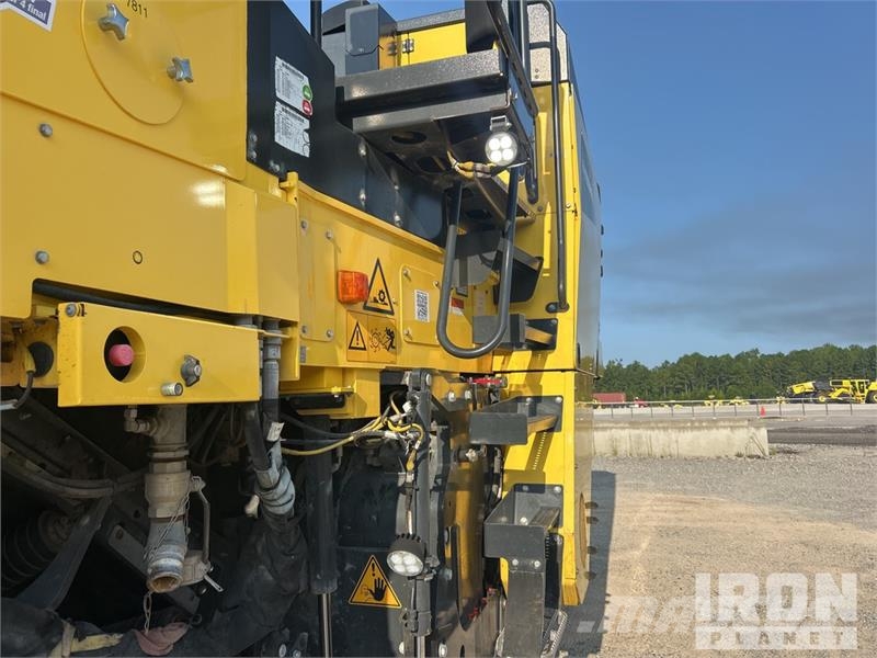 Bomag BM2200/65 Tracked Cold Planer ماكينات الكشط البارد للأسفلت