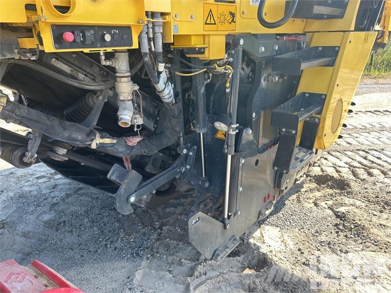 Bomag BM2200/65 Tracked Cold Planer ماكينات الكشط البارد للأسفلت