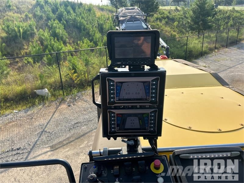 Bomag BM2200/65 Tracked Cold Planer ماكينات الكشط البارد للأسفلت