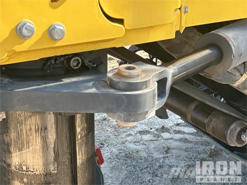 Bomag BM2200/65 Tracked Cold Planer ماكينات الكشط البارد للأسفلت