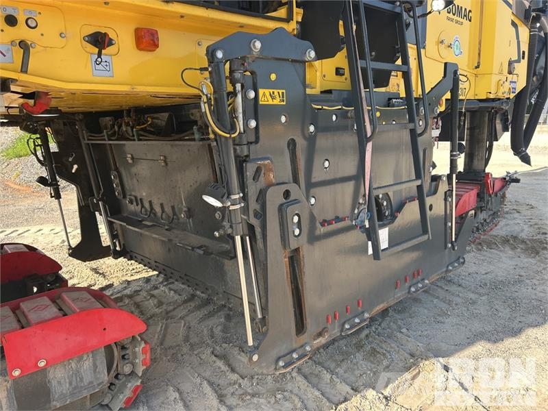 Bomag BM2200/65 Tracked Cold Planer ماكينات الكشط البارد للأسفلت