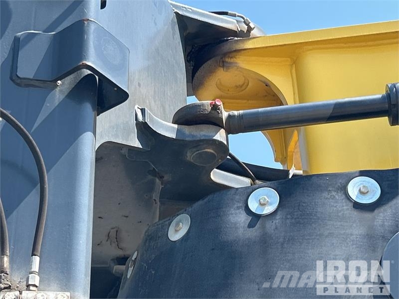 Bomag BM2200/65 Tracked Cold Planer Asphalt cold milling machines