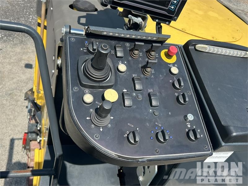 Bomag BM2200/65 Tracked Cold Planer Asphalt cold milling machines