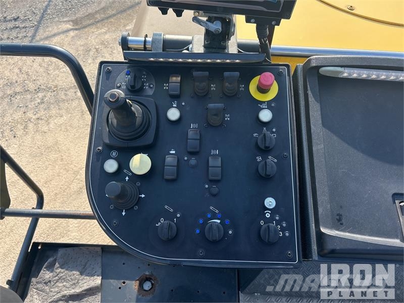 Bomag BM2200/65 Tracked Cold Planer ماكينات الكشط البارد للأسفلت