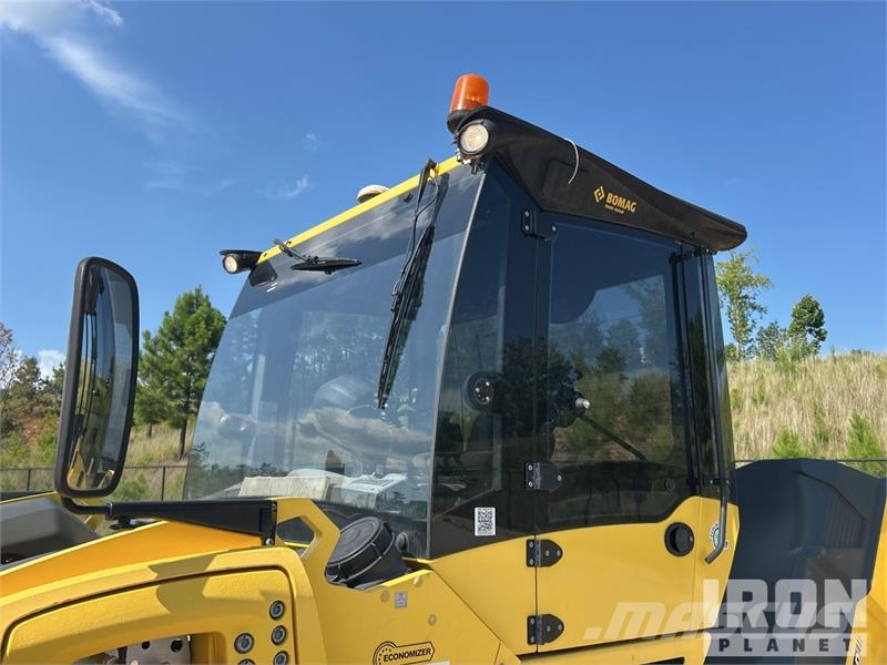 Bomag BW 206 AD0-5 Double Drum Roller Ikerdobos hengerek