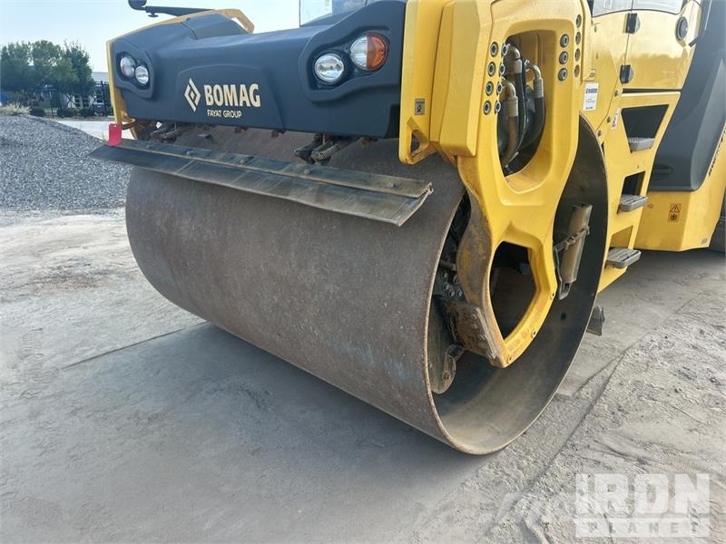 Bomag BW 206 AD0-5 Double Drum Roller مداحل ثنائية الاسطوانة