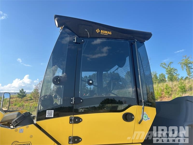 Bomag BW 206 AD0-5 Double Drum Roller مداحل ثنائية الاسطوانة