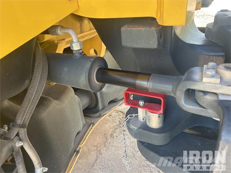 Bomag BW 206 AD0-5 Double Drum Roller مداحل ثنائية الاسطوانة