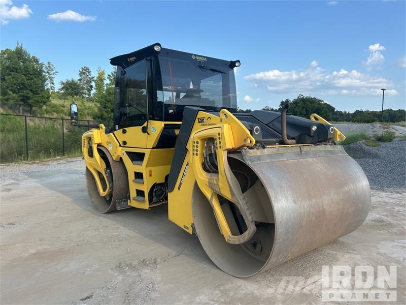 Bomag BW 206 AD0-5 Double Drum Roller مداحل ثنائية الاسطوانة