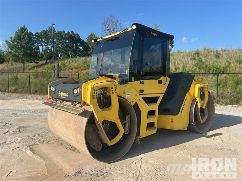 Bomag BW 206 AD0-5 Double Drum Roller مداحل ثنائية الاسطوانة