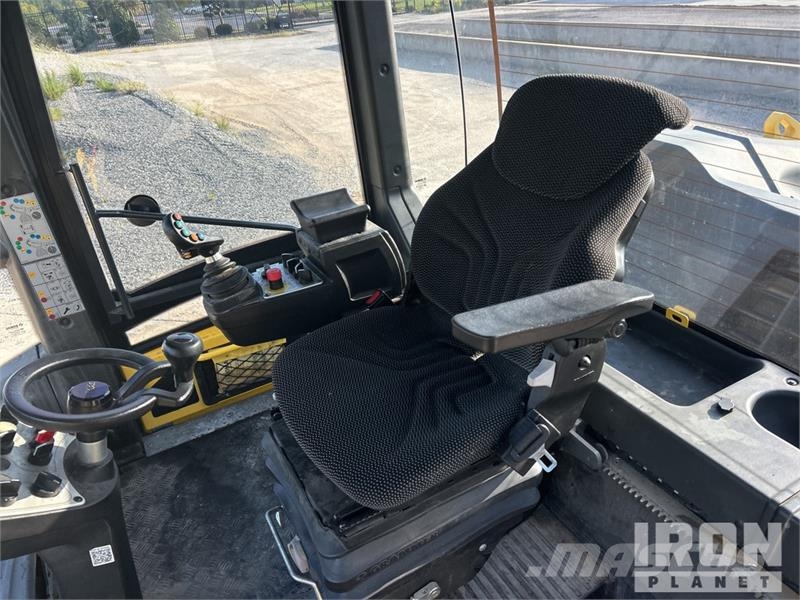 Bomag BW 206 AD0-5 Double Drum Roller مداحل ثنائية الاسطوانة