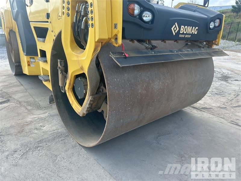 Bomag BW 206 AD0-5 Double Drum Roller مداحل ثنائية الاسطوانة