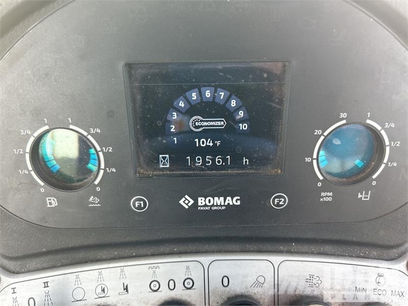 Bomag BW 206 AD0-5 Double Drum Roller مداحل ثنائية الاسطوانة