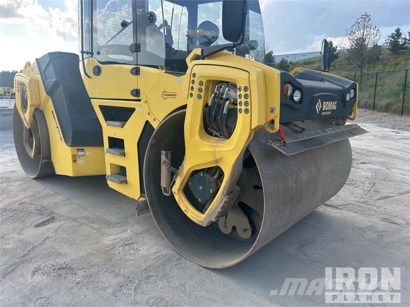 Bomag BW 206 AD0-5 Double Drum Roller مداحل ثنائية الاسطوانة