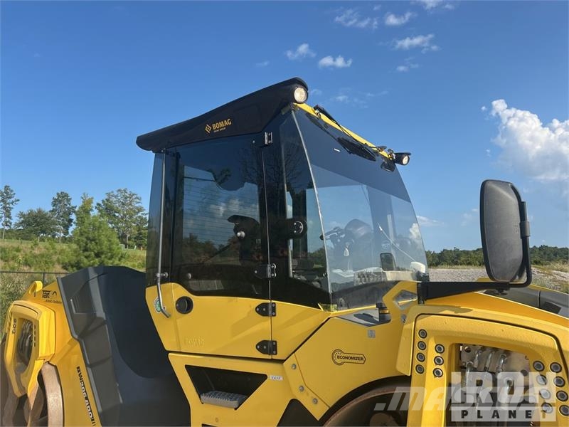 Bomag BW 206 AD0-5 Double Drum Roller مداحل ثنائية الاسطوانة