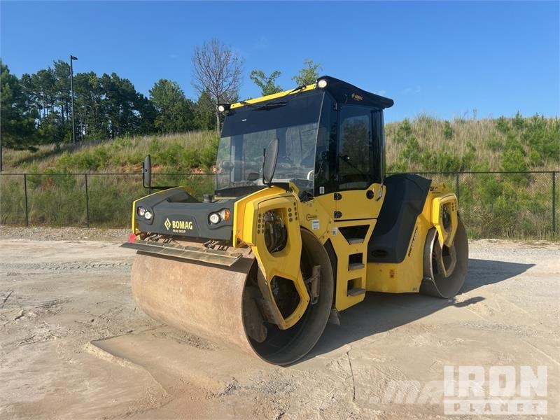 Bomag BW 206 AD0-5 Double Drum Roller مداحل ثنائية الاسطوانة