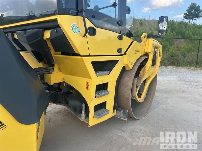 Bomag BW 206 AD0-5 Double Drum Roller مداحل ثنائية الاسطوانة