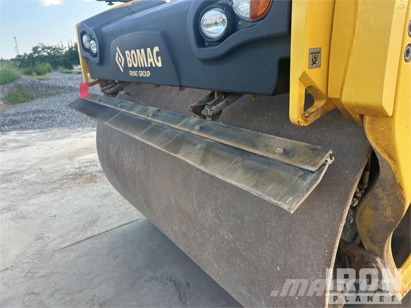 Bomag BW 206 AD0-5 Double Drum Roller مداحل ثنائية الاسطوانة