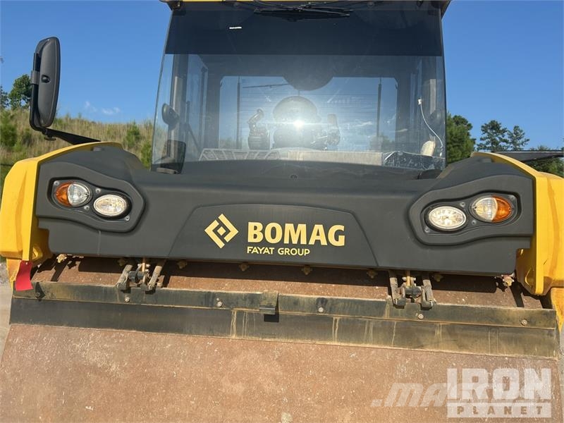 Bomag BW 206 AD0-5 Double Drum Roller مداحل ثنائية الاسطوانة