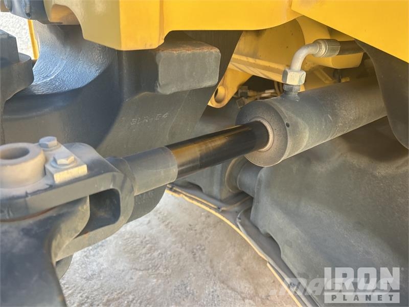 Bomag BW 206 AD0-5 Double Drum Roller مداحل ثنائية الاسطوانة