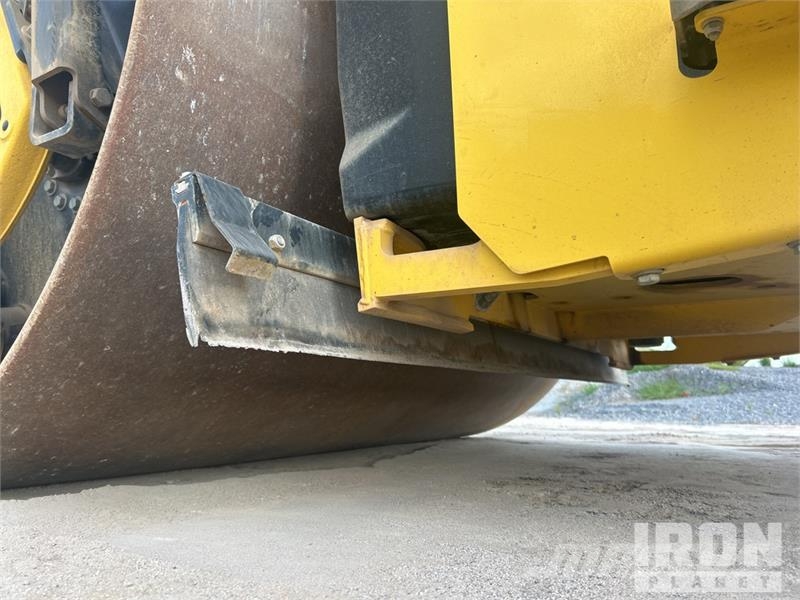 Bomag BW 206 AD0-5 Double Drum Roller مداحل ثنائية الاسطوانة