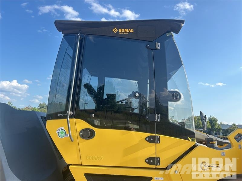 Bomag BW 206 AD0-5 Double Drum Roller مداحل ثنائية الاسطوانة