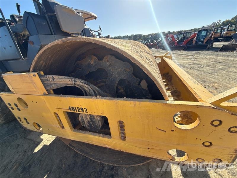 Bomag BW 211D-50 Smooth Drum Compactor 单轮压路机