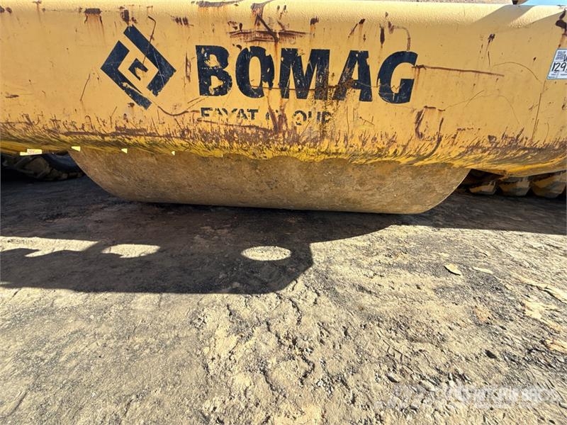 Bomag BW 211D-50 Smooth Drum Compactor 单轮压路机