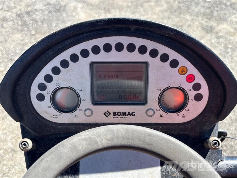 Bomag BW161AD-5 Double Drum Roller タンデムローラ