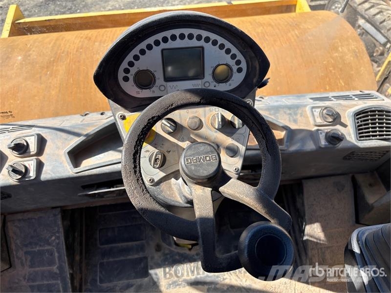 Bomag BW211D-5 Smooth Drum Compactor Enojni valjarji