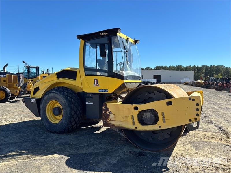 Bomag BW211D-5 Smooth Drum Compactor Enojni valjarji