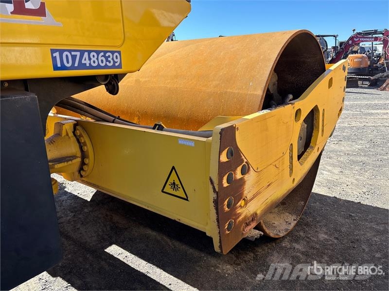 Bomag BW211D-5 Smooth Drum Compactor Enojni valjarji