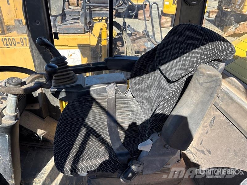 Bomag BW211D-5 Smooth Drum Compactor Enojni valjarji
