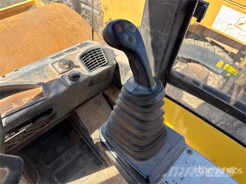 Bomag BW211D-5 Smooth Drum Compactor Enojni valjarji