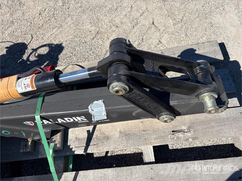 Bradco 112140 47 in Bradco Swing Backhoe Attachment مكونات أخرى