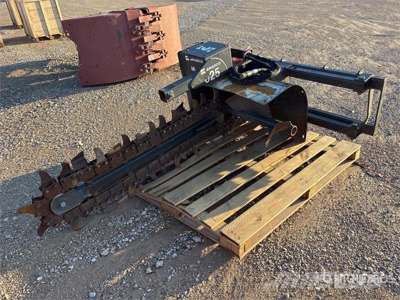 Bradco 625 48 in Skid Steer Trencher Valetadeiras