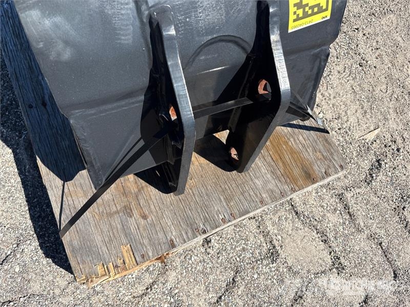 Bradco Bucket 18 in Digging Backhoe Rear Bucket دلاء