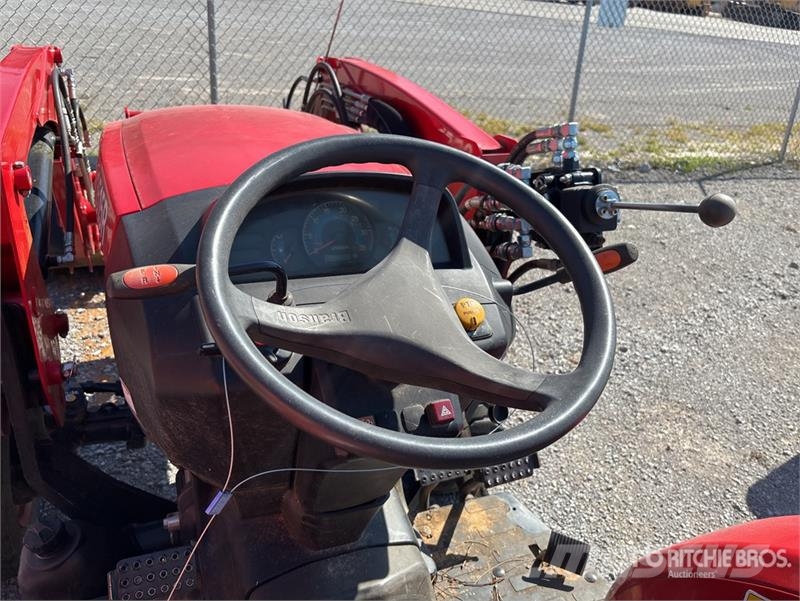 Branson 3151R 2WD Tractor Traktory