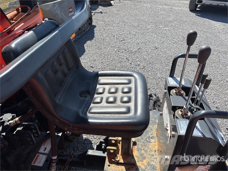 Branson 3151R 2WD Tractor Traktory