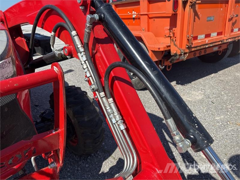 Branson 3151R 2WD Tractor Traktory