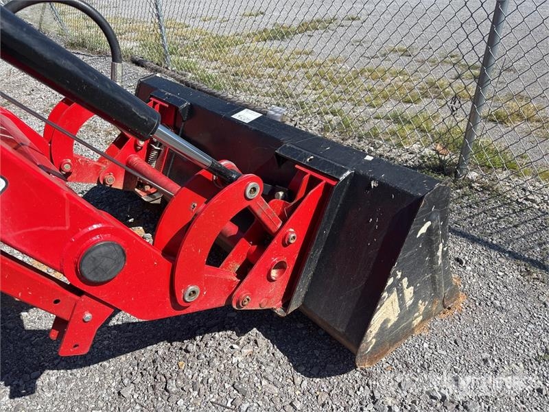 Branson 3151R 2WD Tractor Traktory