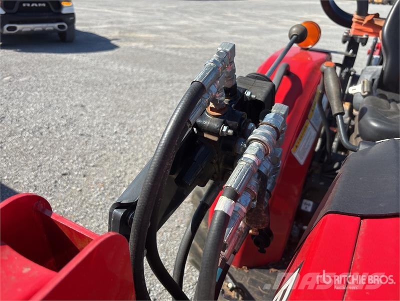 Branson 3151R 2WD Tractor Traktory