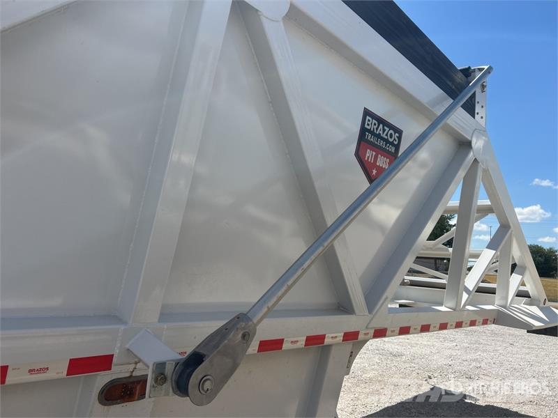 Brazos 40PITBOSS 40 ft T/A Belly Dump Trailer 傾卸式拖車