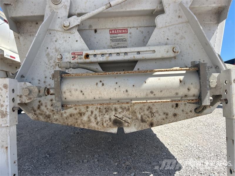 Brazos 40PITBOSS 40 ft T/A Belly Dump Trailer 傾卸式拖車