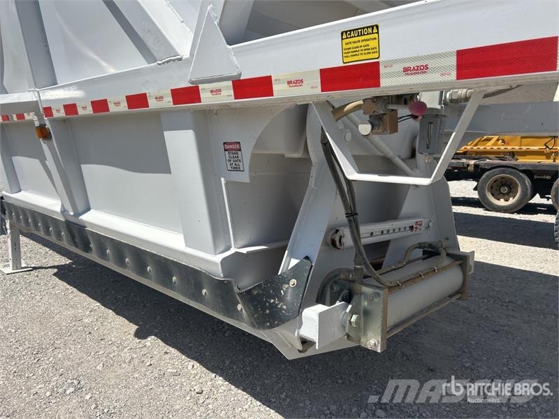 Brazos 40PITBOSS 40 ft T/A Belly Dump Trailer 傾卸式拖車