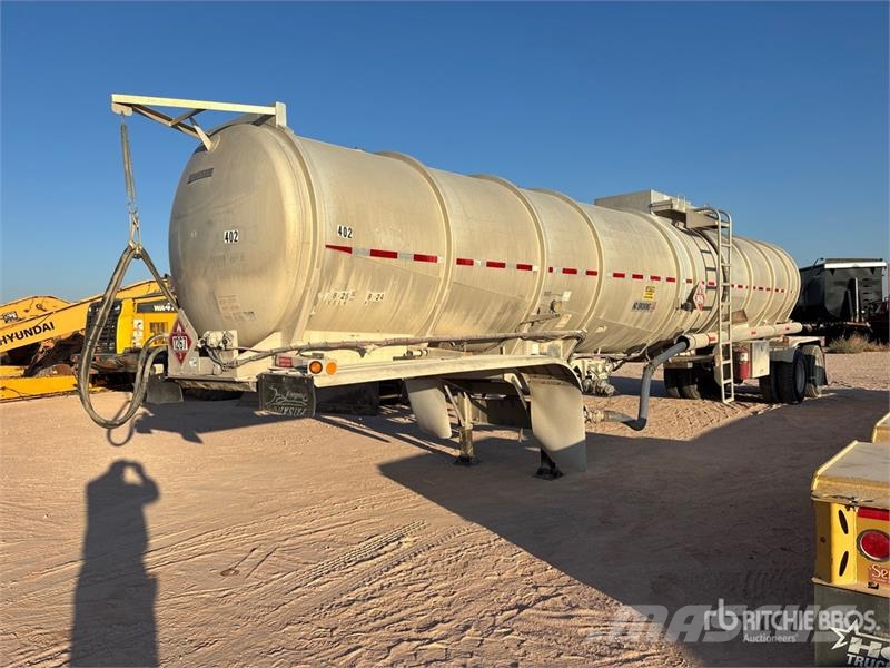Brenner 8820 gal T/A Crude Oil Tanker Trailer Tankanhængere